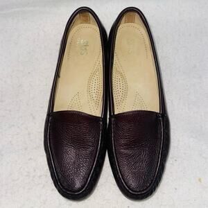 EUC SAS Simplify Leather Loafers Wine Women’s size 9.5M Tripad Comfort